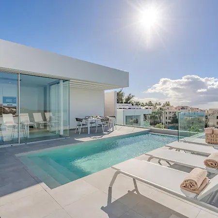 Rokabella Luxury Villas וילה