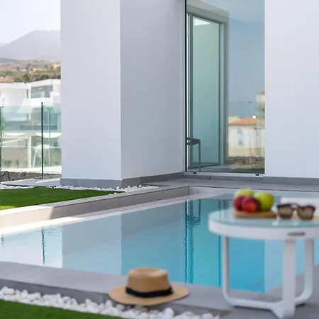 Rokabella Luxury Villas 阿德耶