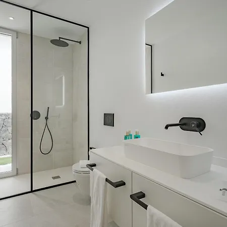 Rokabella Luxury Villas אדחה